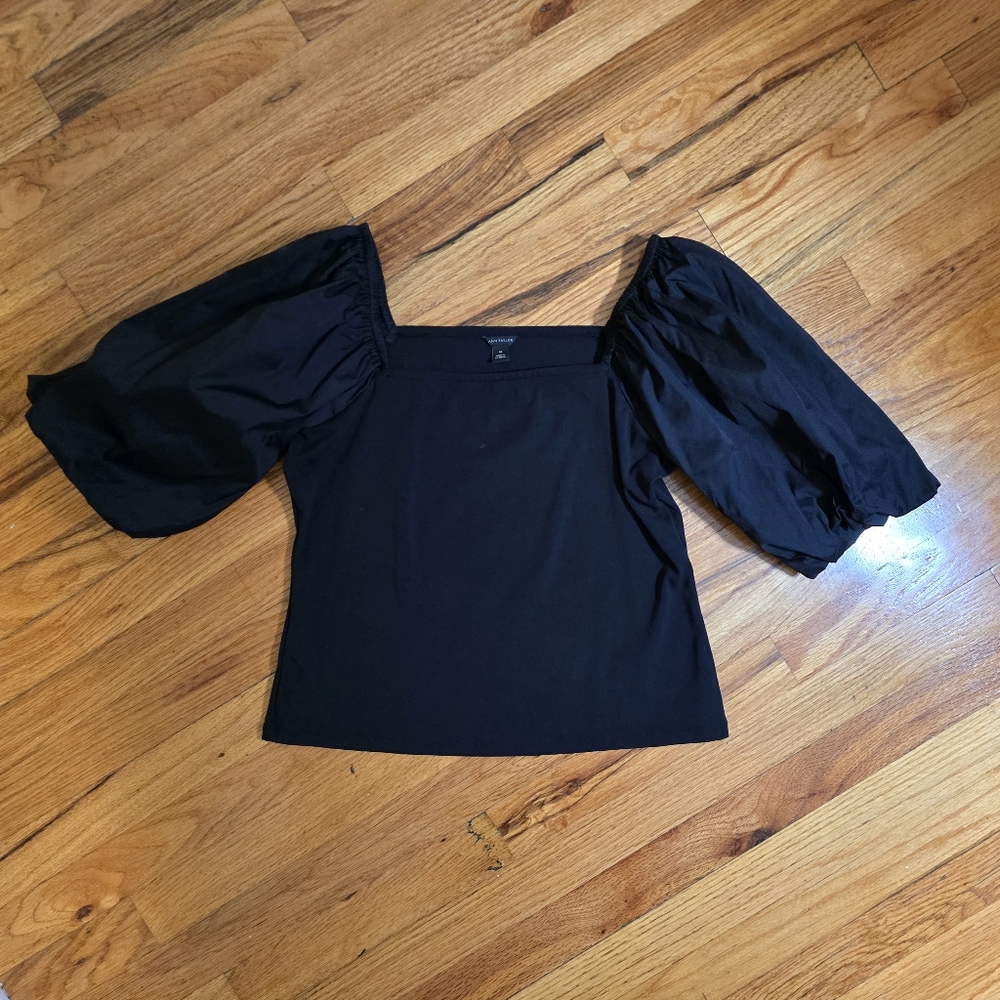 Ann Taylor puff sleeves top, size M